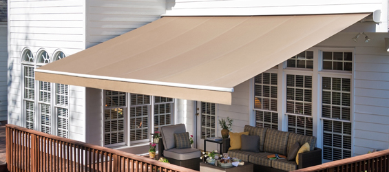 Residential retractable awning in Hickory